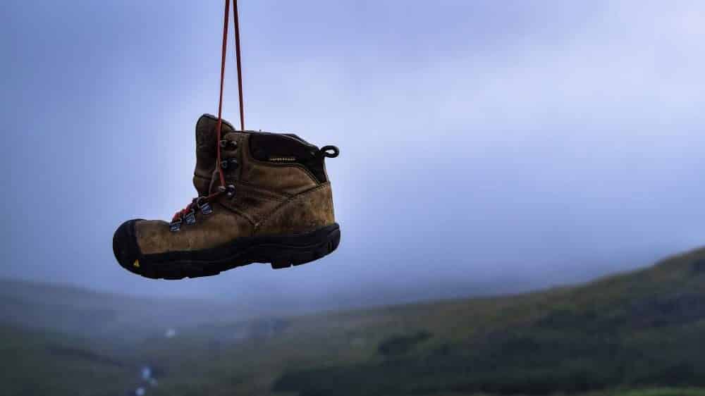 should-hiking-boots-be-a-size-bigger-and-why-travelers-door