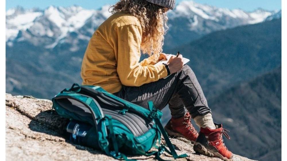 women's hiking shoes narrow feet